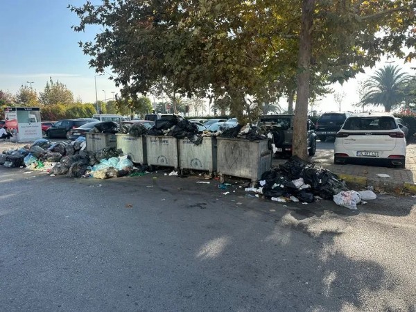 Kartal Belediyesi işçilerin taleplerini vermedi: İşçiler greve gidince Kartal çöp içinde kaldı!